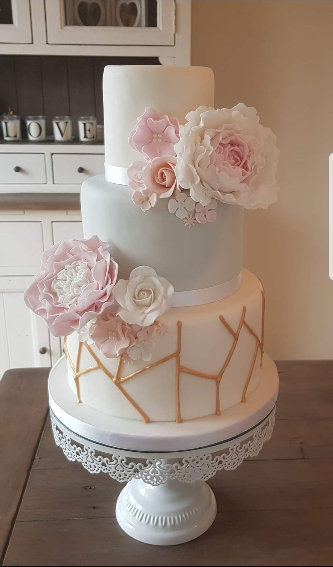 Wedding cake 8 by Kim’s Cake Gallery