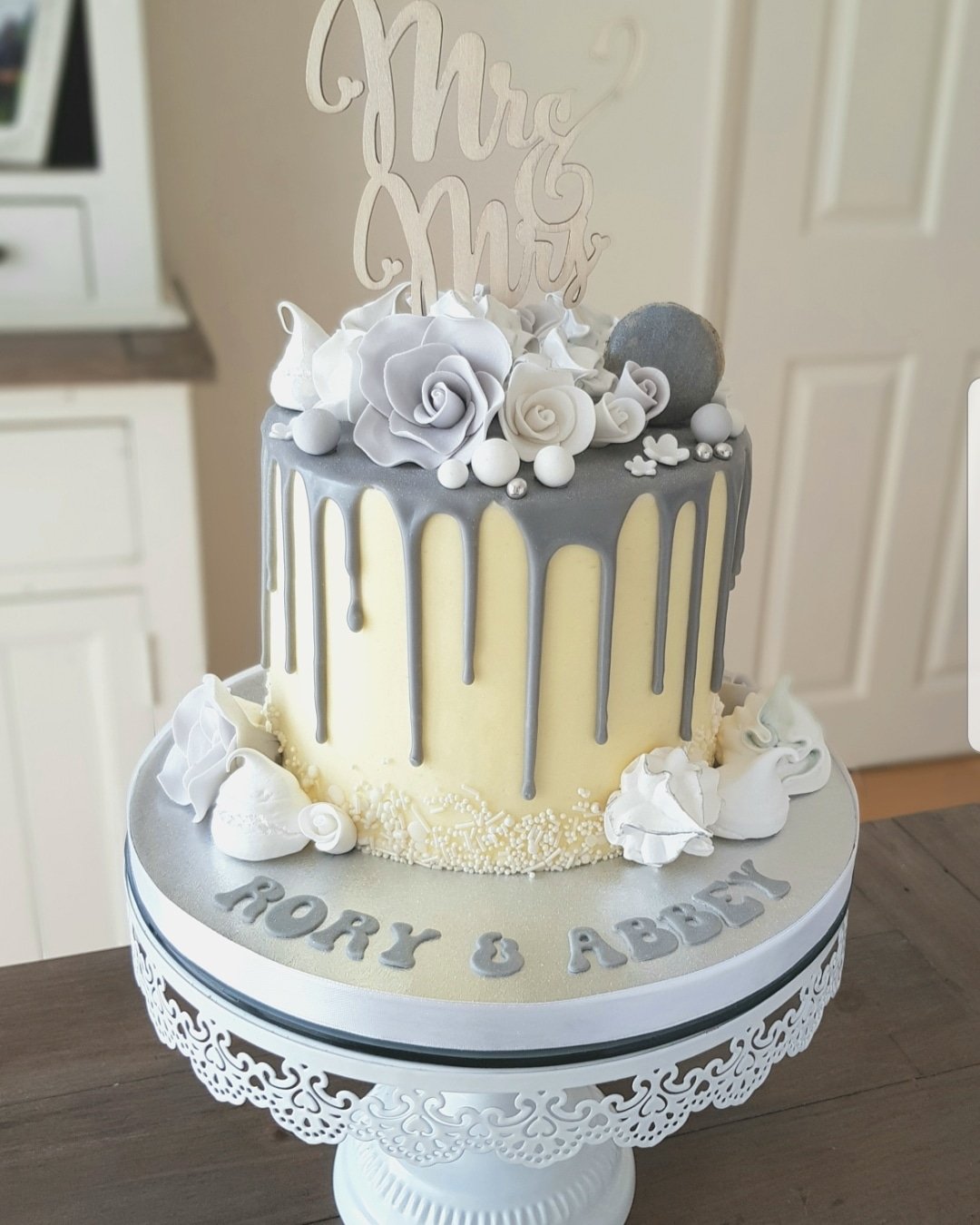 Wedding cake 10 by Kim’s Cake Gallery