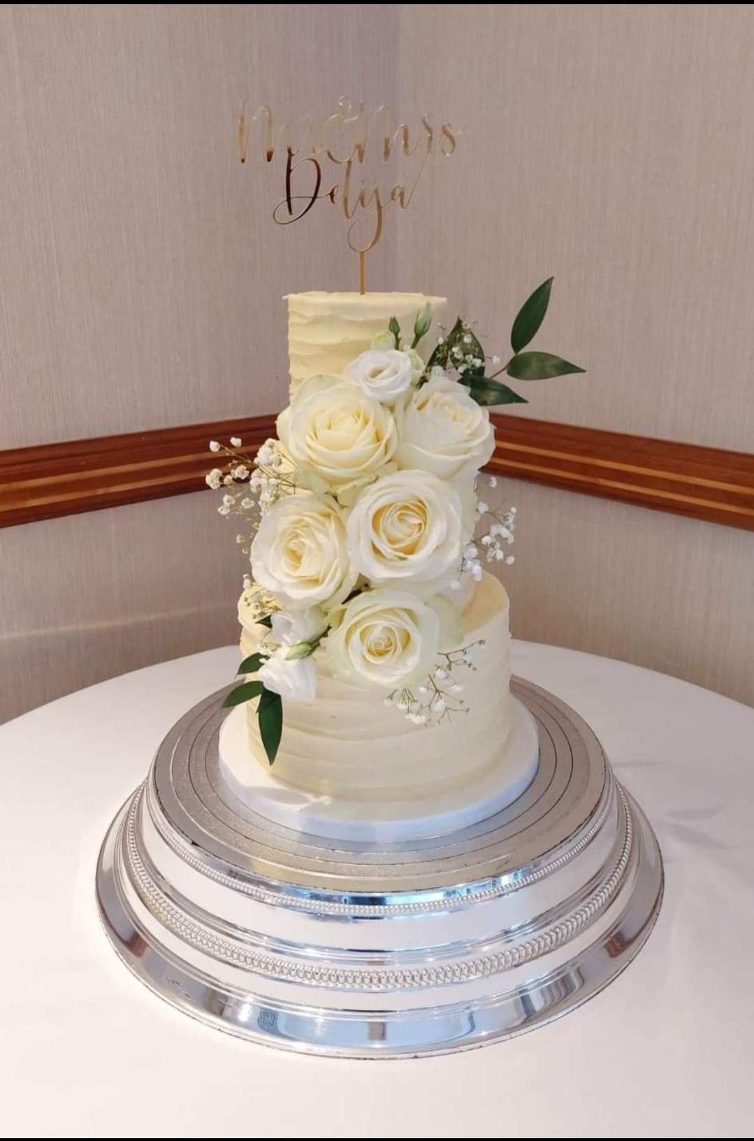 Rustic Wedding cake with beautiful roses