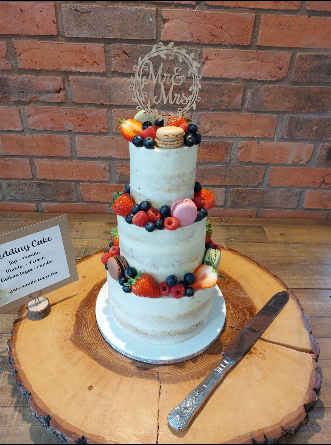 Wedding cake 37 by Kim’s Cake Gallery